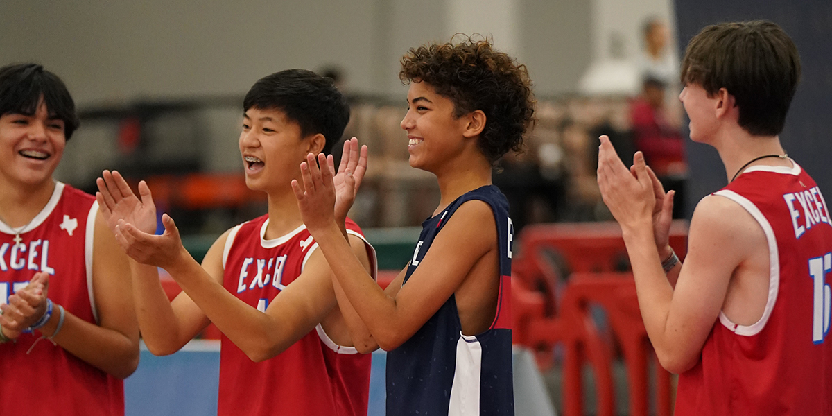 boys clapping during intros