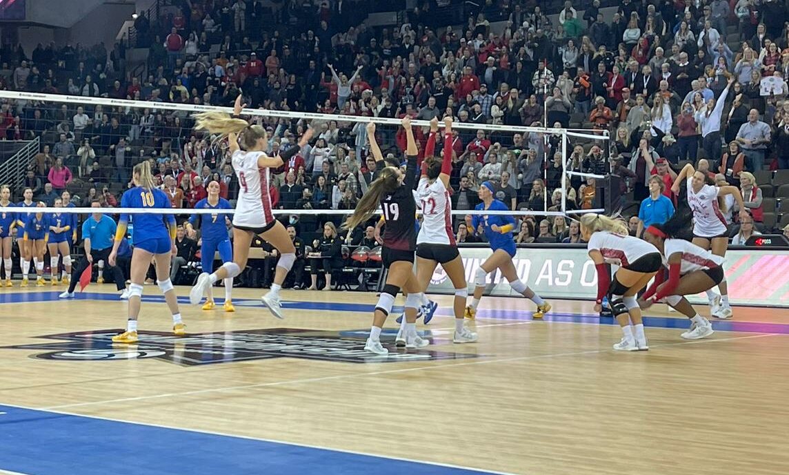 Louisville celebrates is win