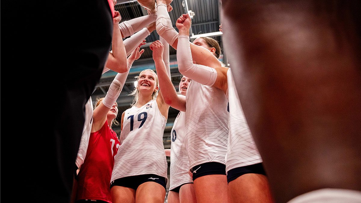 Girls U19 Team huddles during World Championship